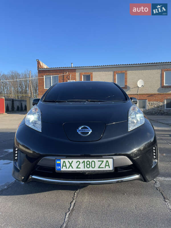 Хэтчбек Nissan Leaf 2015 в Богодухове
