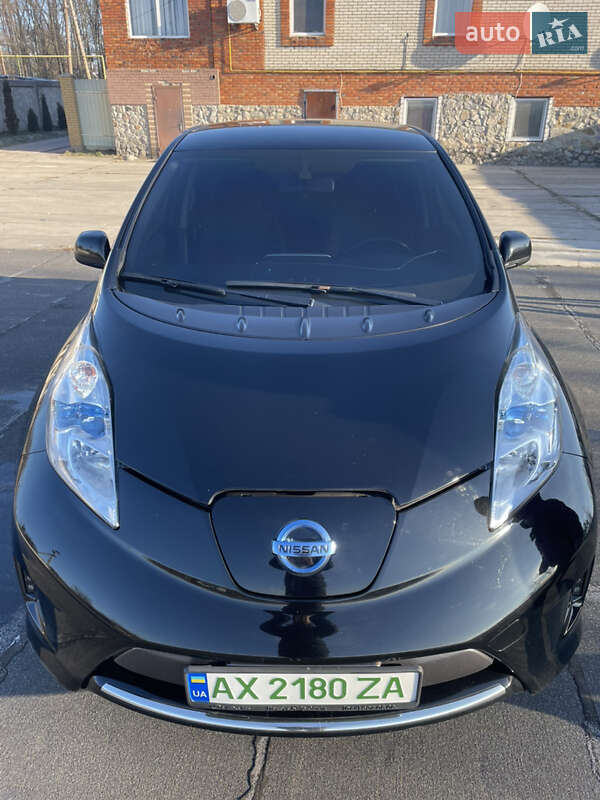 Хэтчбек Nissan Leaf 2015 в Богодухове