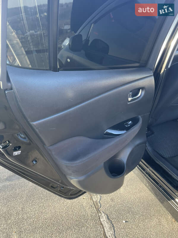 Хэтчбек Nissan Leaf 2015 в Богодухове