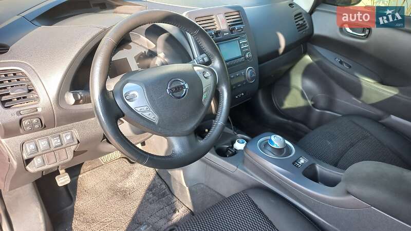Хетчбек Nissan Leaf 2015 в Одесі