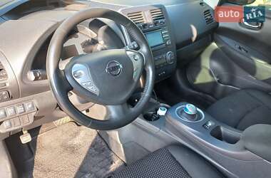 Хетчбек Nissan Leaf 2015 в 