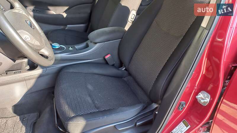 Хетчбек Nissan Leaf 2015 в Одесі