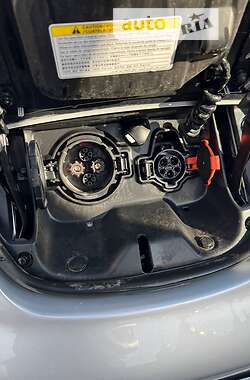 Хэтчбек Nissan Leaf 2016 в 