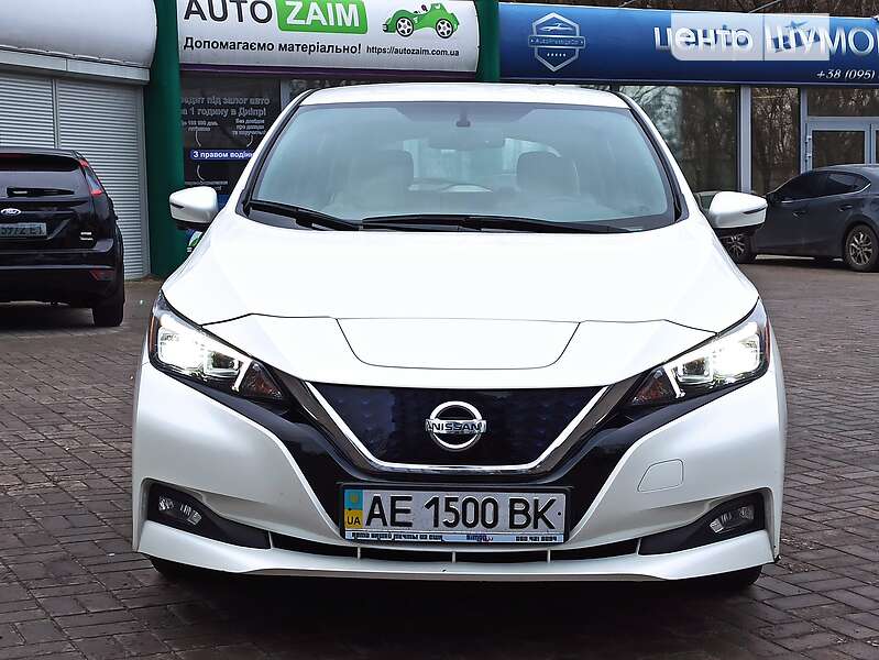 Хетчбек Nissan Leaf 2019 в Дніпрі