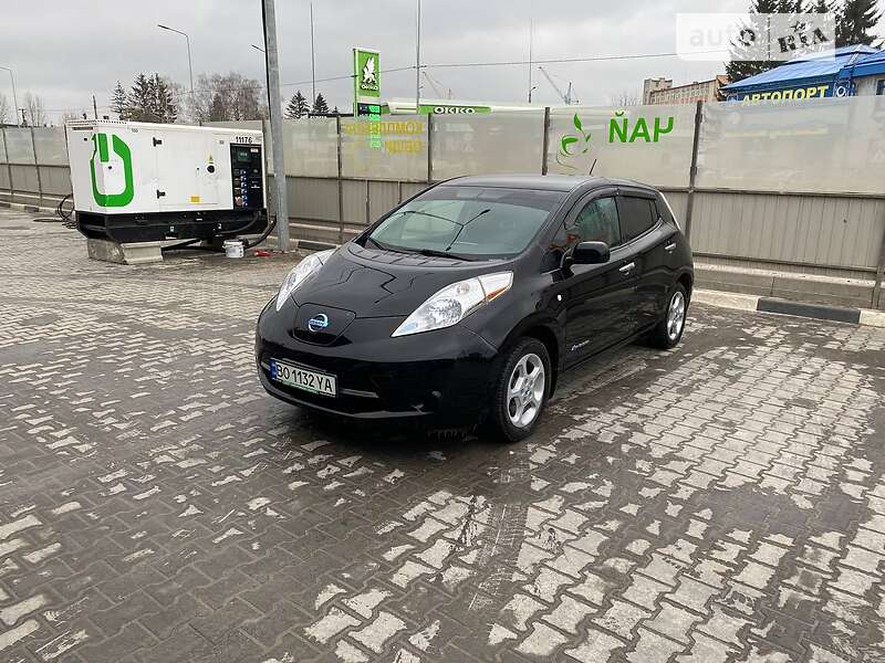 Хэтчбек Nissan Leaf 2015 в Тернополе