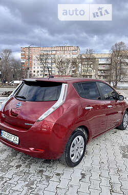 Хэтчбек Nissan Leaf 2015 в Черновцах