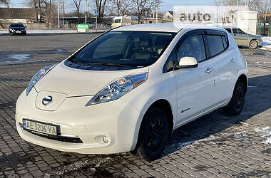 Хетчбек Nissan Leaf 2013 в Дніпрі