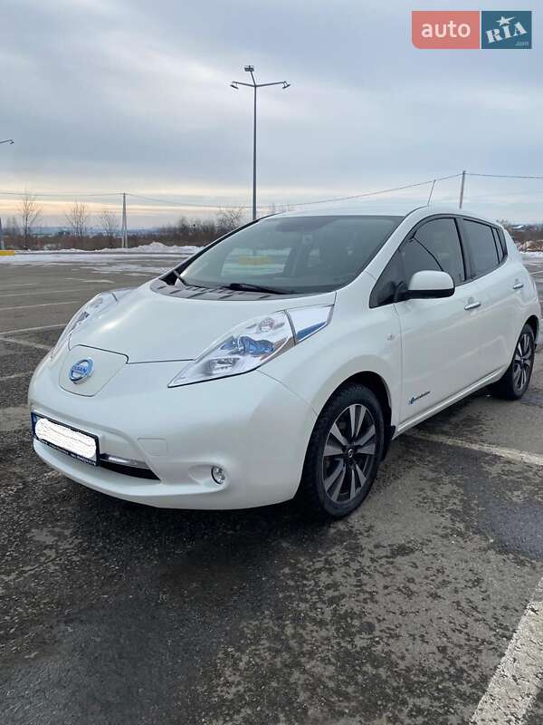 Хэтчбек Nissan Leaf 2016 в Черновцах