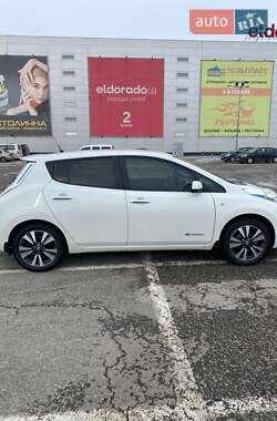 Хэтчбек Nissan Leaf 2016 в Черновцах