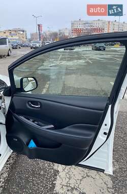 Хэтчбек Nissan Leaf 2016 в Черновцах