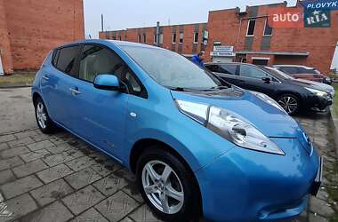 Хэтчбек Nissan Leaf 2011 в 
