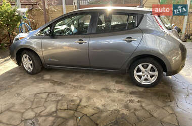 Хэтчбек Nissan Leaf 2015 в 
