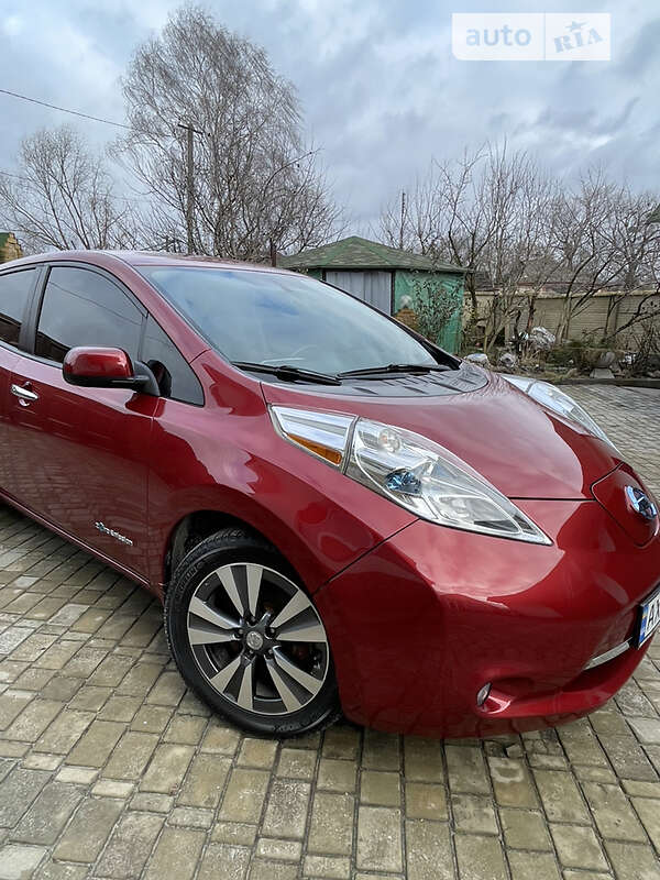 Хэтчбек Nissan Leaf 2014 в Харькове