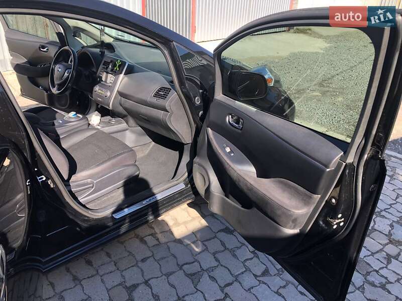 Хэтчбек Nissan Leaf 2014 в Львове