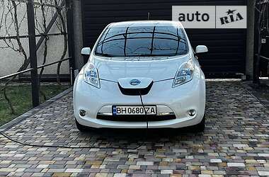 Хэтчбек Nissan Leaf 2013 в Одессе