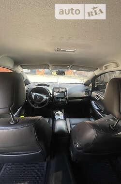 Хэтчбек Nissan Leaf 2014 в 