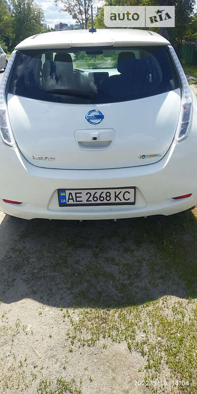 Хэтчбек Nissan Leaf 2014 в Днепре