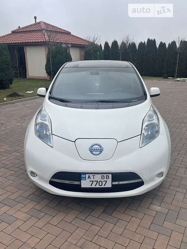 Хэтчбек Nissan Leaf 2013 в Ивано-Франковске