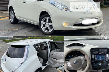 Хэтчбек Nissan Leaf 2012 в Стрые