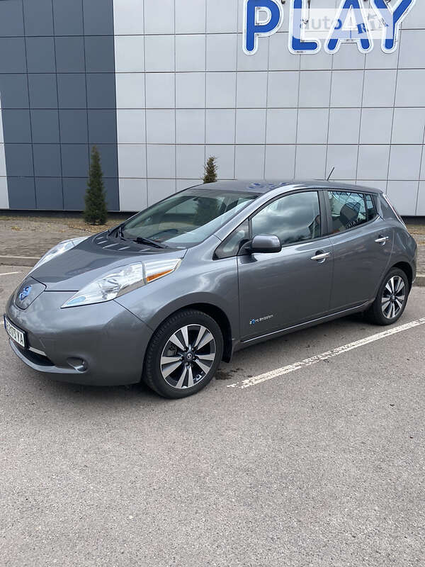Хэтчбек Nissan Leaf 2017 в Кривом Роге