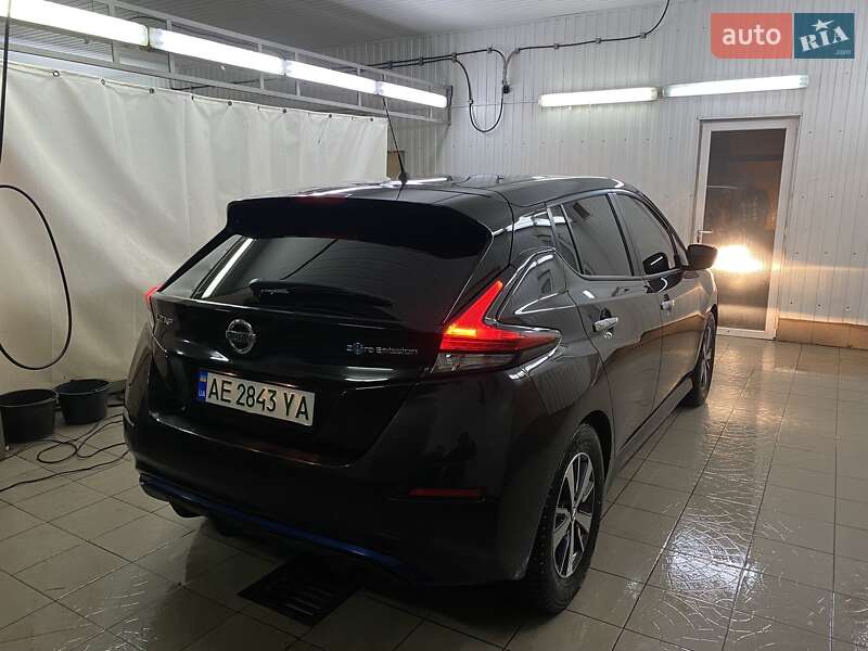 Хетчбек Nissan Leaf 2021 в Кам'янському