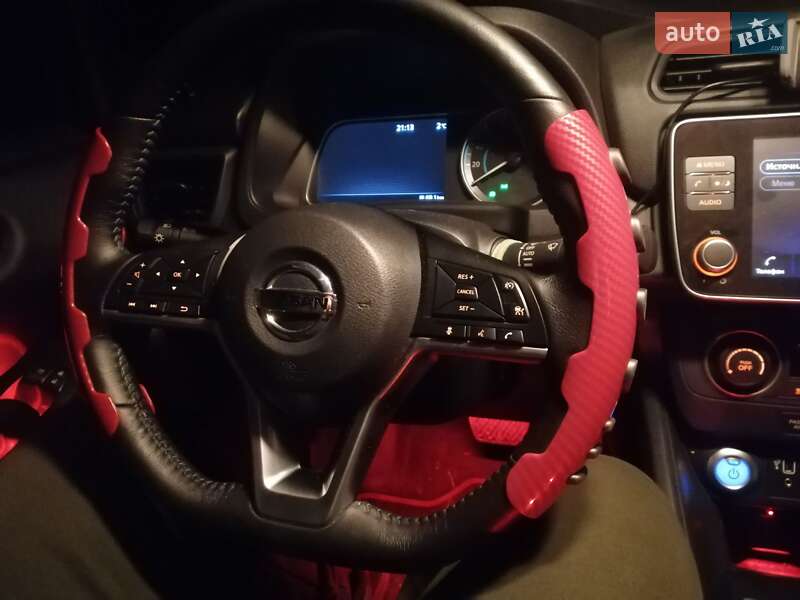 Хетчбек Nissan Leaf 2021 в Кам'янському
