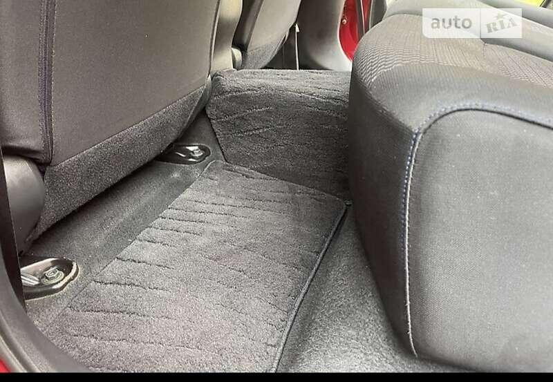 Хэтчбек Nissan Leaf 2013 в Трускавце