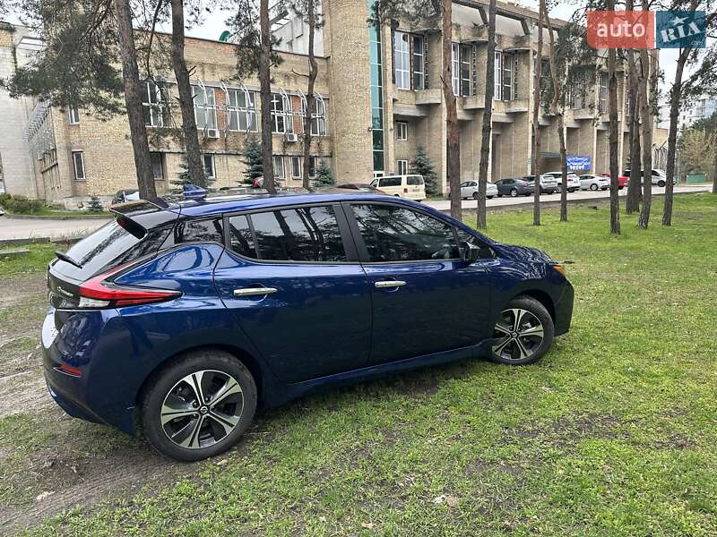 Хетчбек Nissan Leaf 2020 в Києві