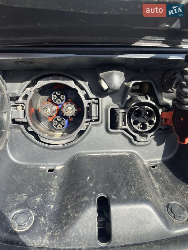 Хетчбек Nissan Leaf 2015 в Харкові