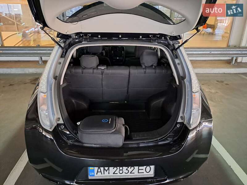 Хетчбек Nissan Leaf 2016 в Києві фото 2 Хетчбек Nissan Leaf 2016 в Києві