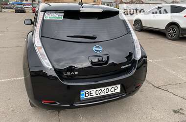 Хэтчбек Nissan Leaf 2013 в 