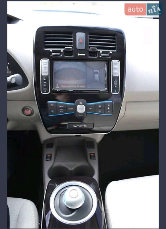 Хэтчбек Nissan Leaf 2013 в Днепре