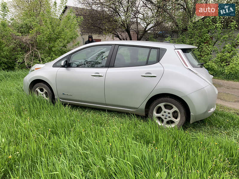 Хетчбек Nissan Leaf 2016 в Харкові