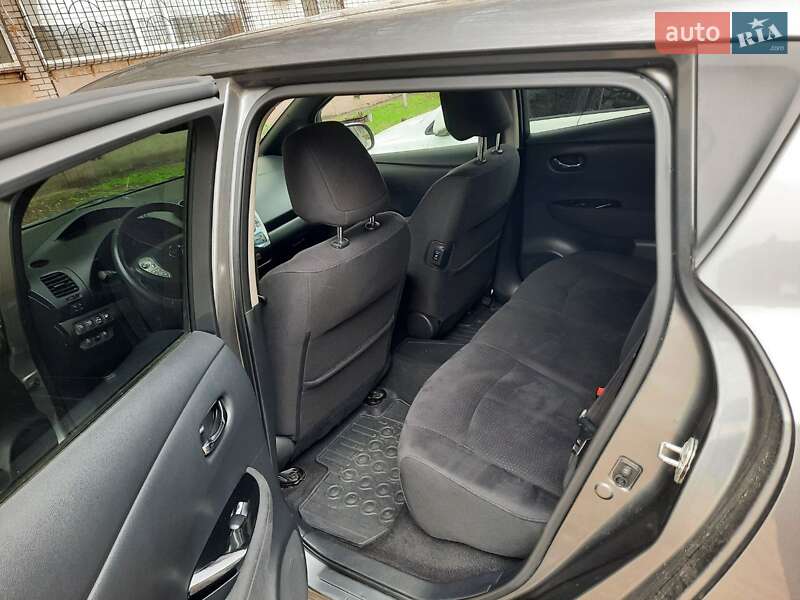 Хэтчбек Nissan Leaf 2013 в Днепре
