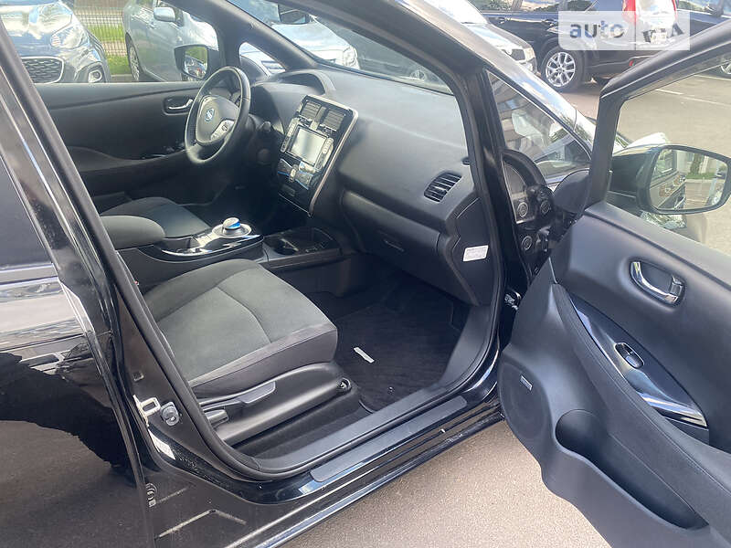 Хэтчбек Nissan Leaf 2016 в Житомире