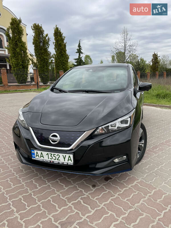 Хетчбек Nissan Leaf 2019 в 