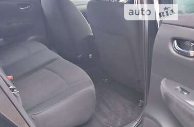 Хэтчбек Nissan Leaf 2014 в 