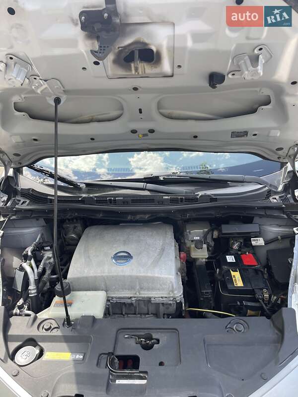 Хетчбек Nissan Leaf 2014 в Звягелі фото 27 Хетчбек Nissan Leaf 2014 в Звягелі
