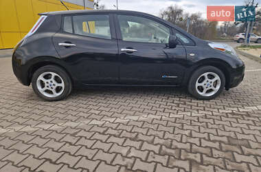Хэтчбек Nissan Leaf 2012 в 