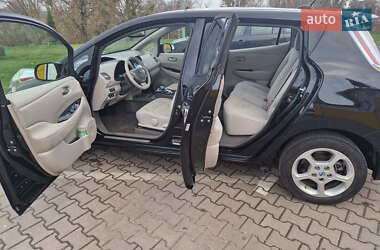 Хэтчбек Nissan Leaf 2012 в 