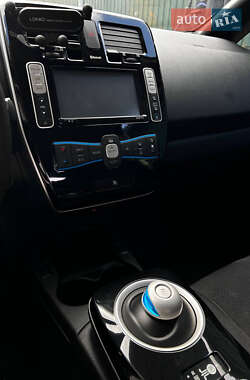 Хетчбек Nissan Leaf 2014 в 