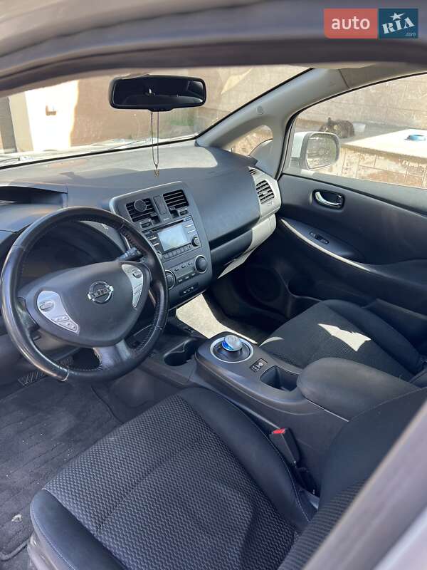 Хетчбек Nissan Leaf 2015 в Ірпені фото 11 Хетчбек Nissan Leaf 2015 в Ірпені