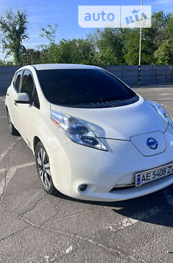 Хэтчбек Nissan Leaf 2015 в Днепре