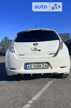 Хэтчбек Nissan Leaf 2015 в Днепре