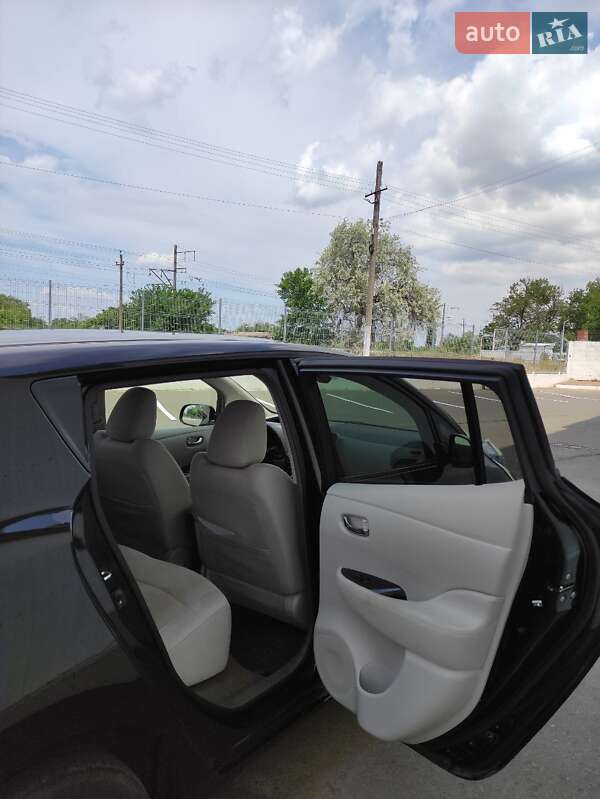 Хэтчбек Nissan Leaf 2012 в Белгороде-Днестровском
