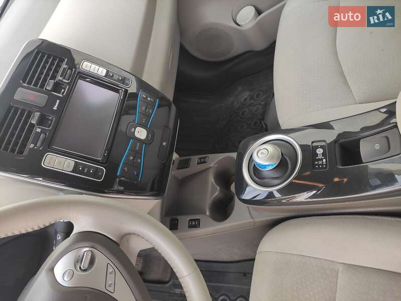 Хэтчбек Nissan Leaf 2012 в Белгороде-Днестровском