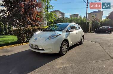 Хэтчбек Nissan Leaf 2015 в 