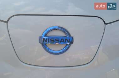Хэтчбек Nissan Leaf 2015 в 