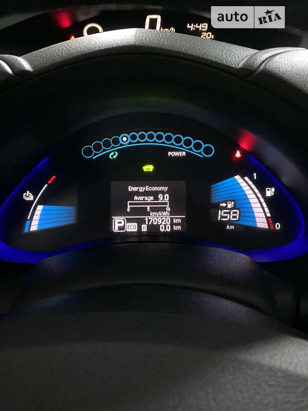 Хэтчбек Nissan Leaf 2013 в Буске
