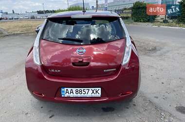 Хэтчбек Nissan Leaf 2015 в 